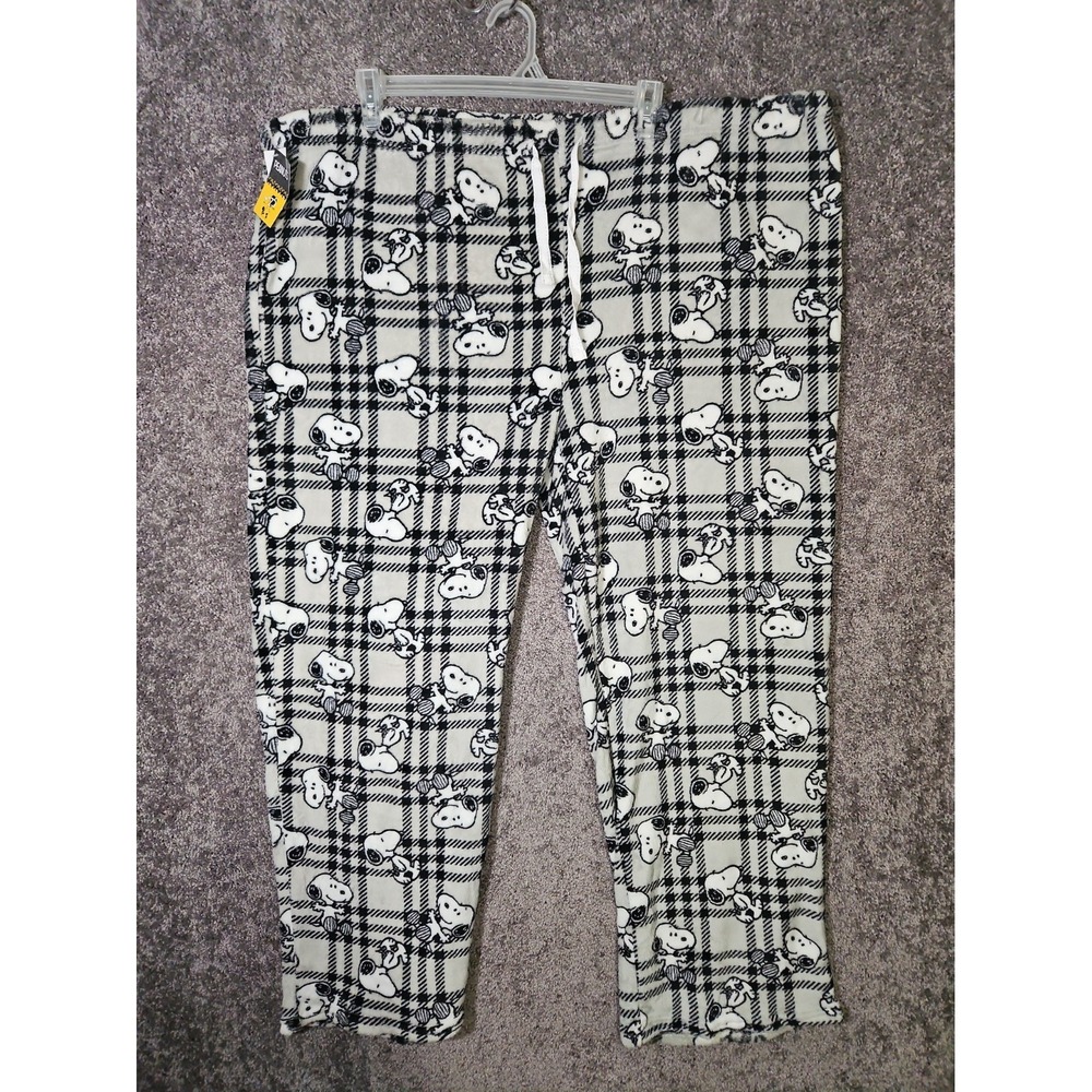 Black And White Snoopy Super Soft Pj Bottoms. NWT 3XL